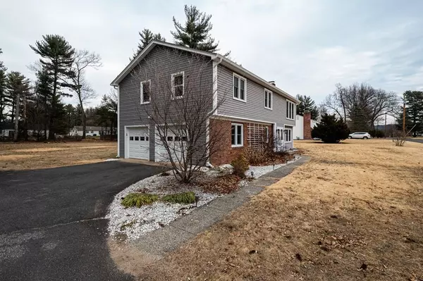 Westfield, MA 01085,59 Zephyr Dr