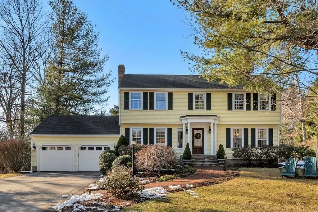 Andover, MA 01810,8 Spruce Circle