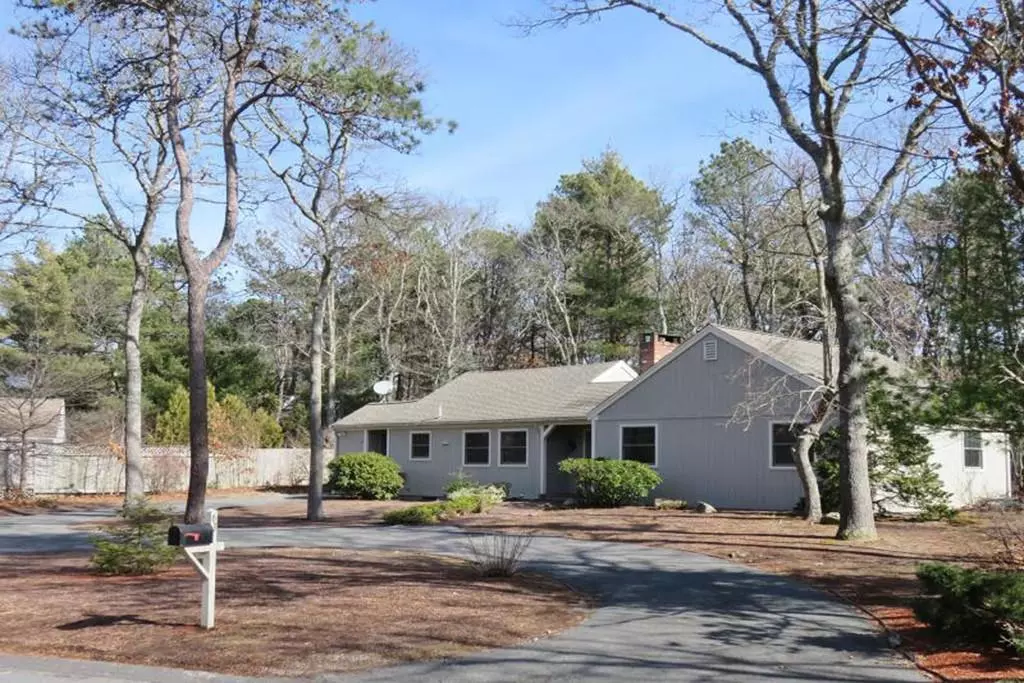 Mashpee, MA 02649,63 Walton Heath Way