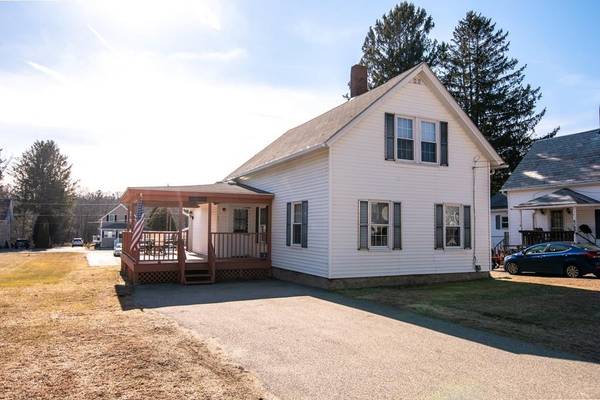 33 Quinebaug Rd, Dudley, MA 01571