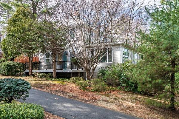 93 Brook St, Wellesley, MA 02482