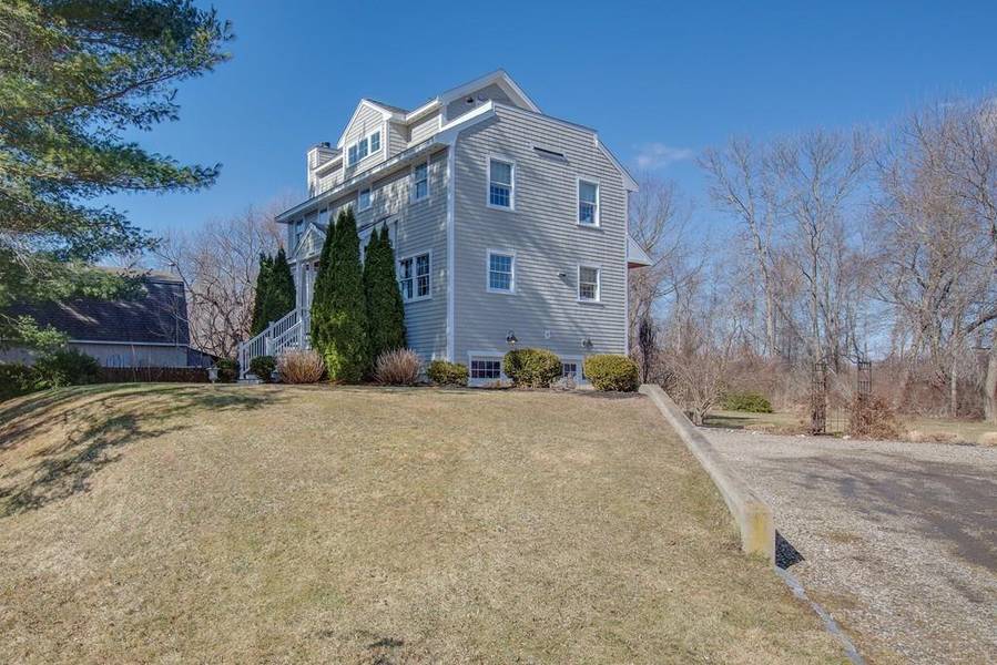 17 Pine Island Rd, Newbury, MA 01951