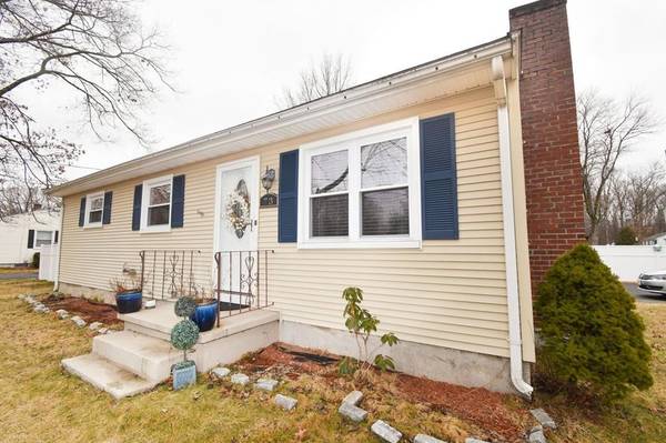 73 Talmadge Dr, Springfield, MA 01118