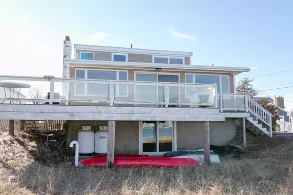 8 Finnegan Way, Newbury, MA 01951