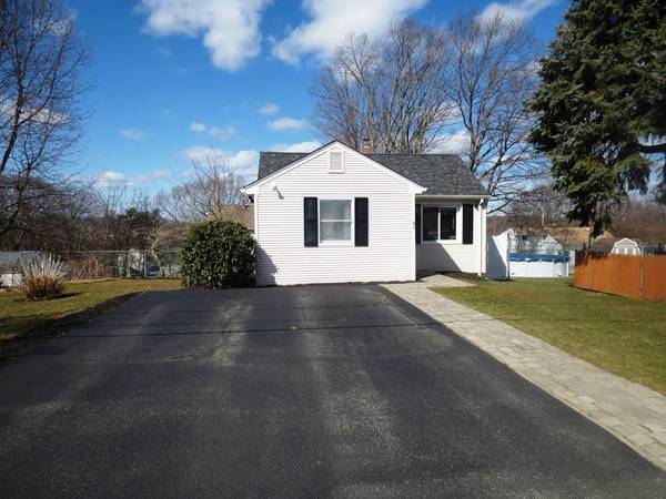 Johnston, RI 02919,43 Oak Tree Dr