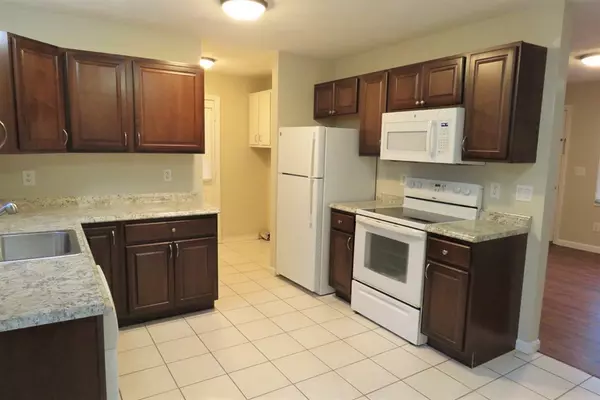 Clinton, MA 01510,48 Fuller St #48