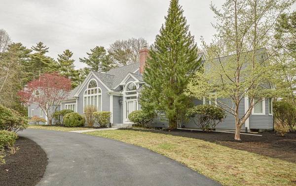 53 Cove Cir, Marion, MA 02738