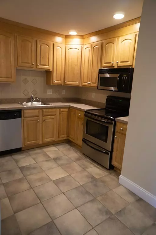 Rutland, MA 01543,32 Pommogussett Rd #4