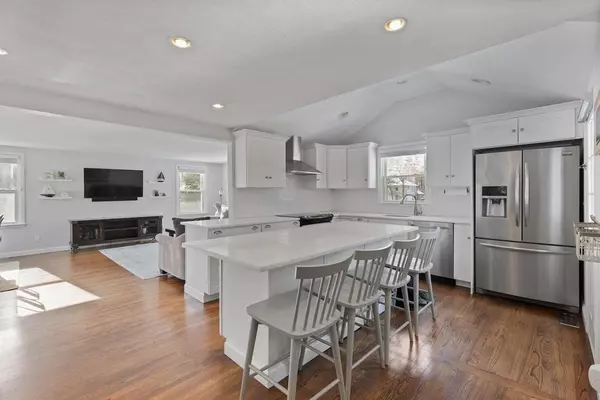 Hingham, MA 02043,30 Hope Rd