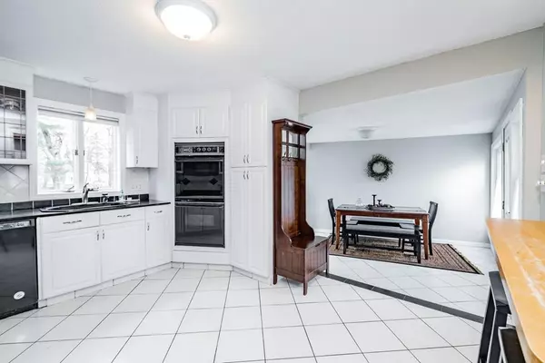 East Longmeadow, MA 01028,15 Greenacre Ln