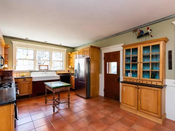 Acton, MA 01720,76 Maple Street