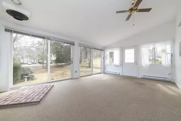 Hamilton, MA 01982,519 Bridge St