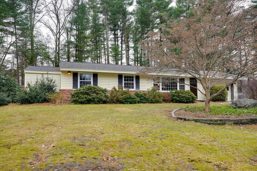 11 Regina Dr., Chelmsford, MA 01824