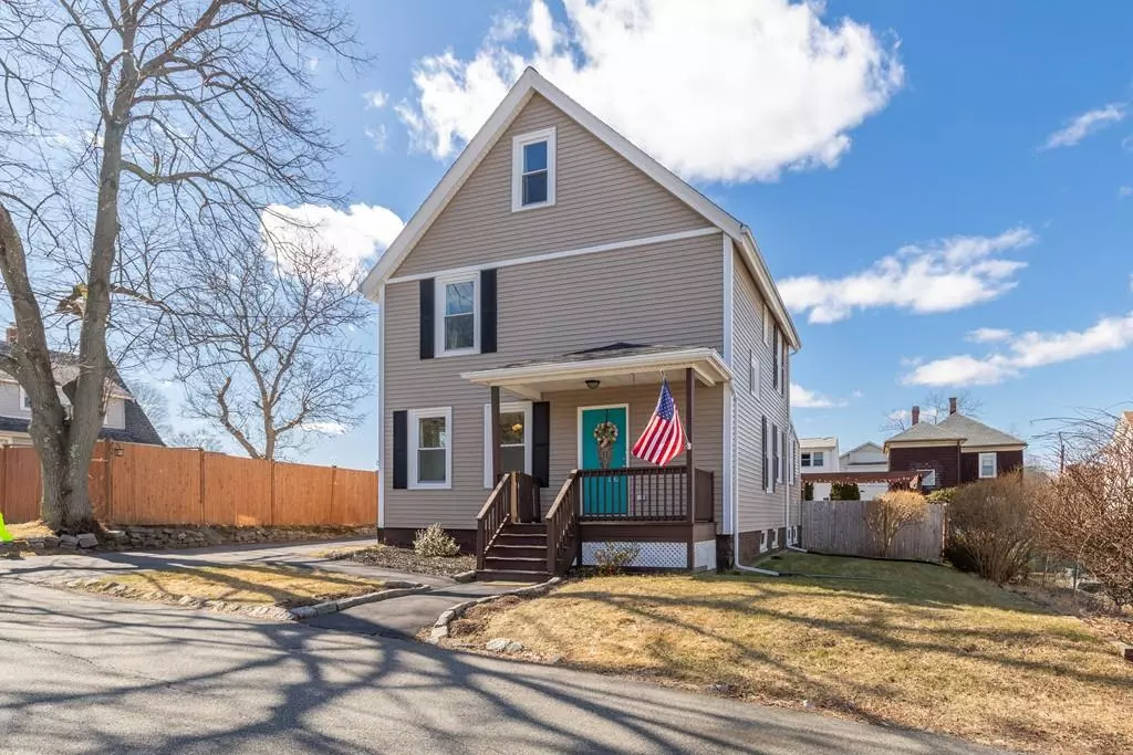 Saugus, MA 01906,5 Round Hill St