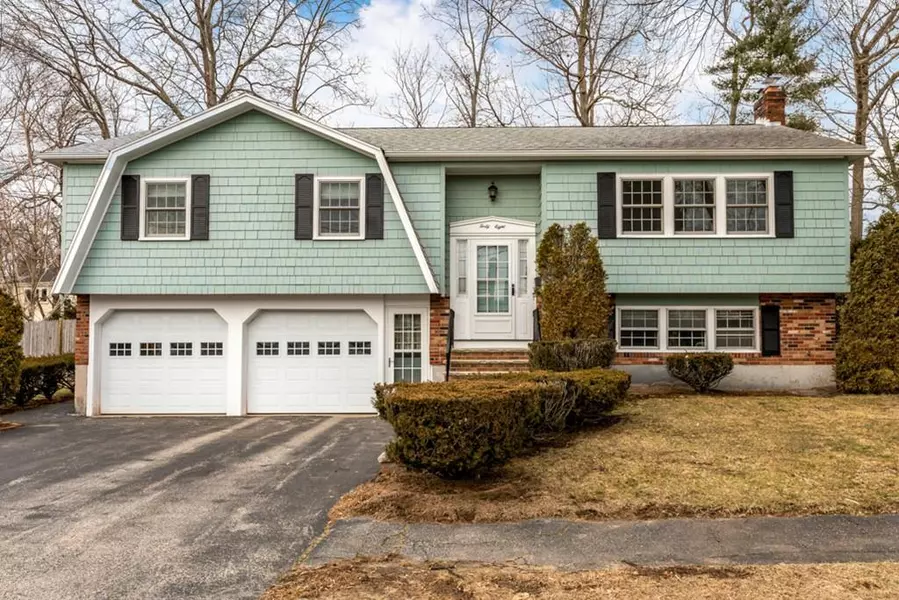 48 W Park Dr, Wakefield, MA 01880