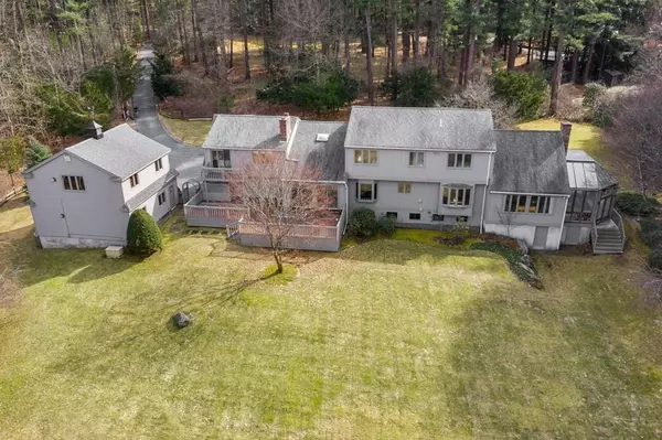 Weston, MA 02493,153 Wellesley St