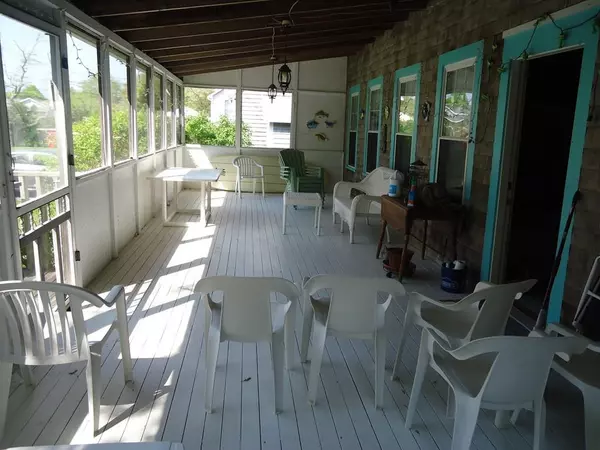 Mattapoisett, MA 02739,6 Woodland Ave