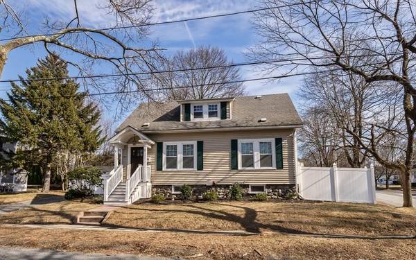 33 Herrick Rd, North Andover, MA 01845