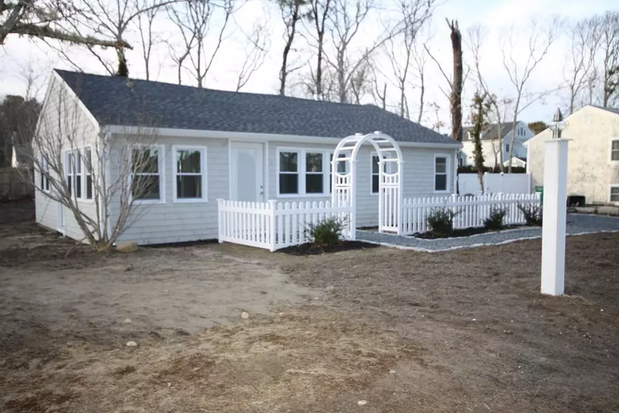 49 Uncle Percys Road, Mashpee, MA 02649