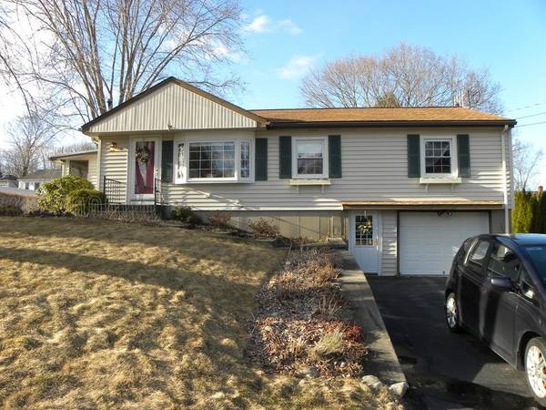 6 Konkel Drive, Dudley, MA 01571