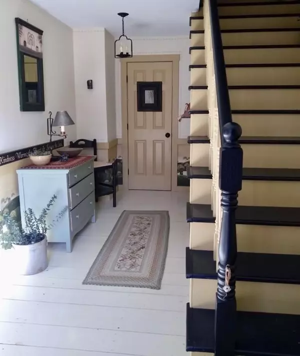 Leicester, MA 01611,18 Broad St