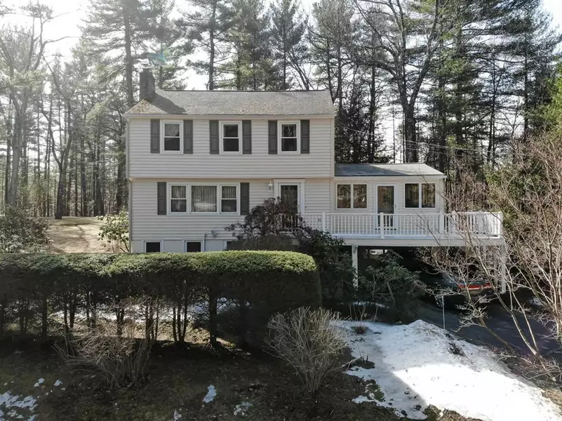 52 Twiss Ln, Hollis, NH 03049