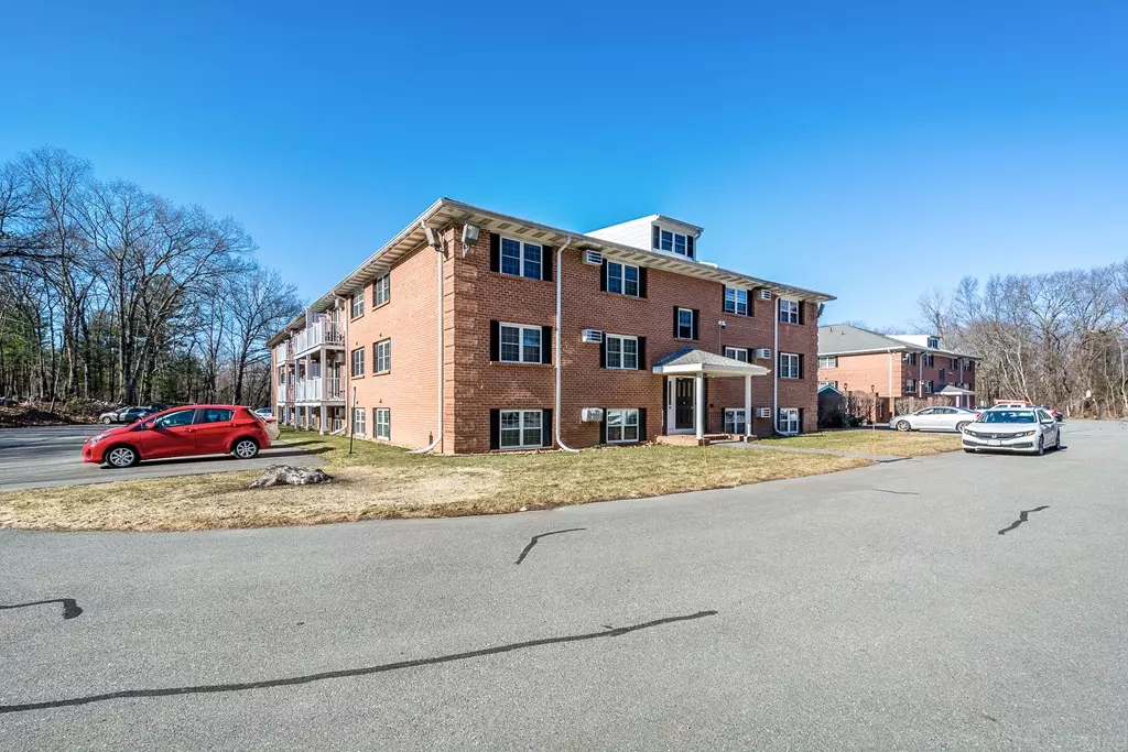 Boxborough, MA 01719,93 Leonard Rd #93