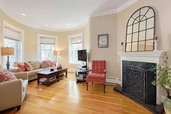 Brookline, MA 02446,33 Longwood Ave #3