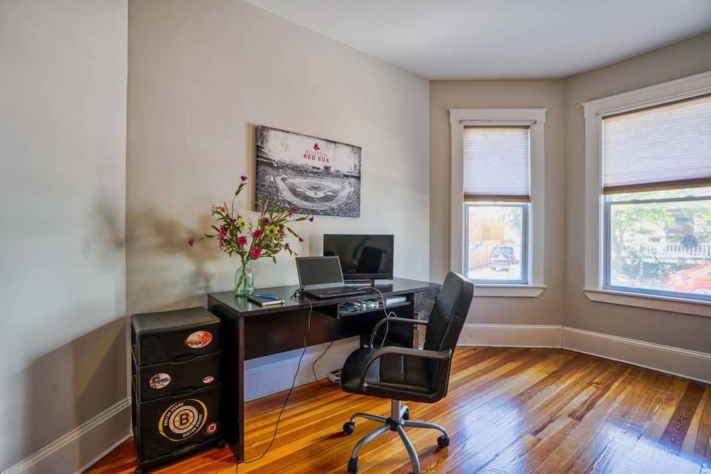 Boston, MA 02125,7 Treadway Rd #1