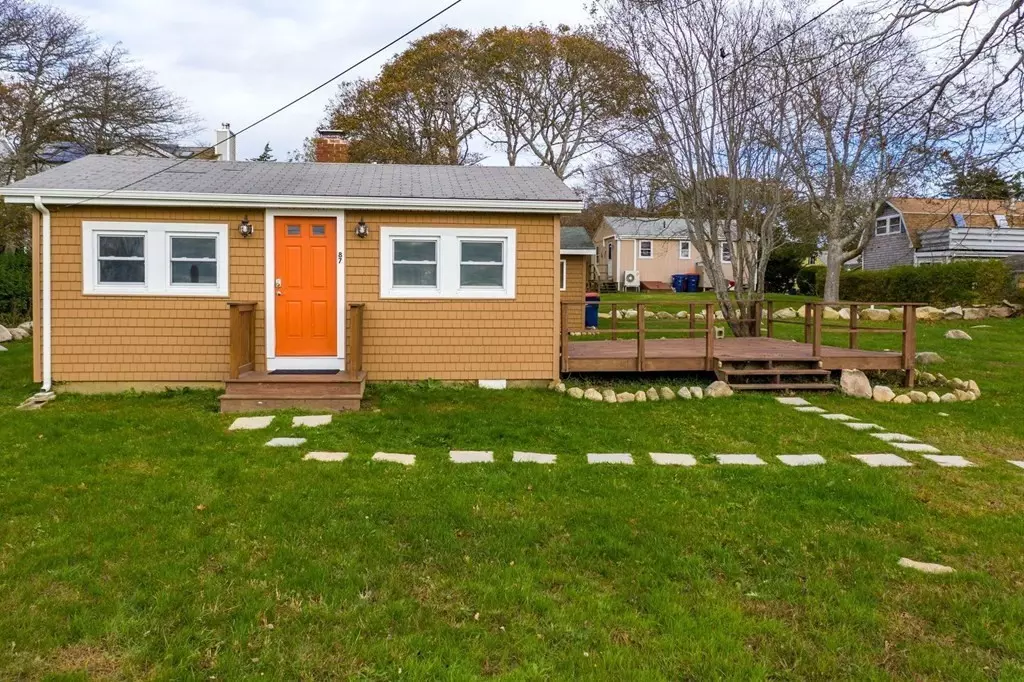 Fairhaven, MA 02719,87 Balsam St