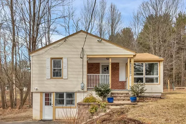 60 Center St, Ashburnham, MA 01430