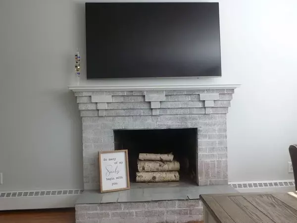 Paxton, MA 01612,4 Elizabeth Ln