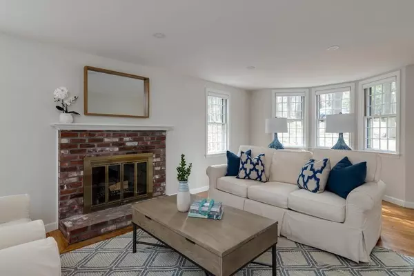 Hingham, MA 02043,17 Pioneer Rd