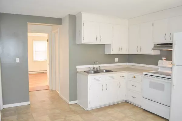 Palmer, MA 01069,128 River St #3