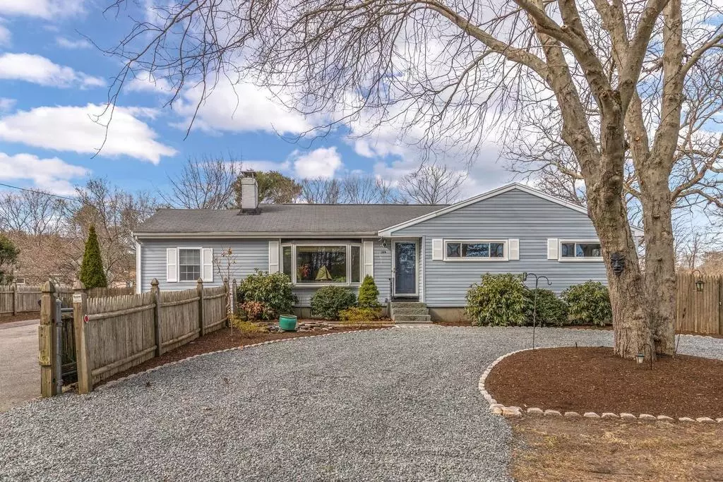 Hamilton, MA 01982,324 Highland Street