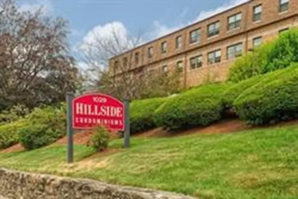 Worcester, MA 01602,1029 Pleasant St #32