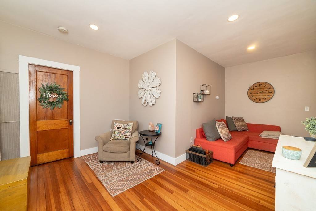 Wakefield, MA 01880,15 Lafayette Street #B