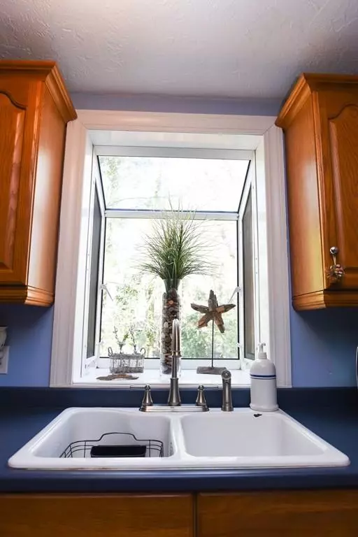 Rochester, MA 02770,3 Union Church Ter