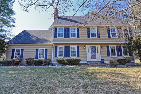 4 Goldfinch Lane, Walpole, MA 02081