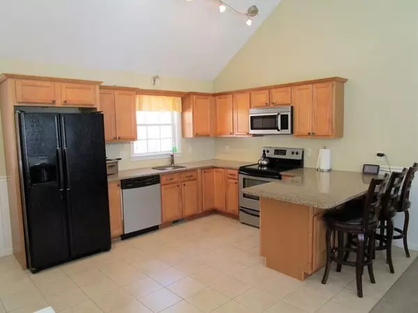 Hanson, MA 02341,60 Oak St