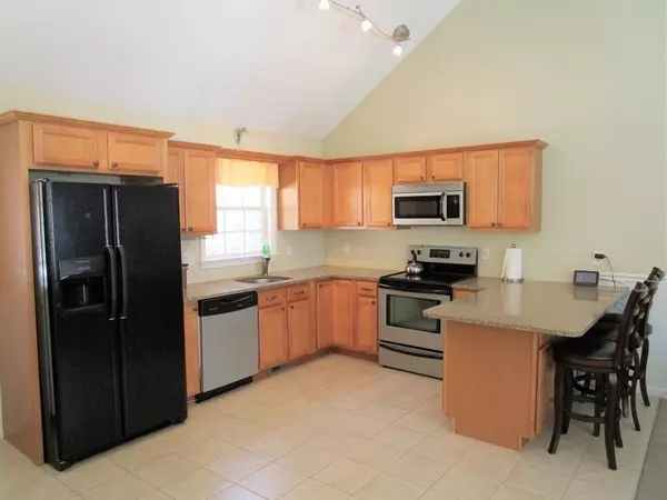 Hanson, MA 02341,60 Oak St