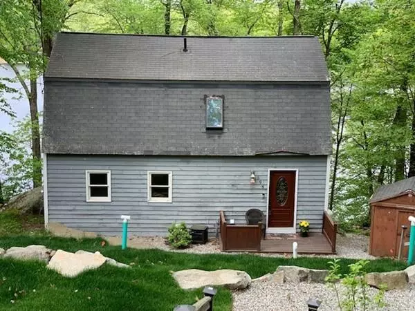 594 Berry River Rd, Barrington, NH 03825