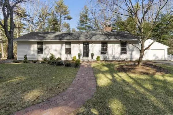 31 Oakwood Rd, Duxbury, MA 02332