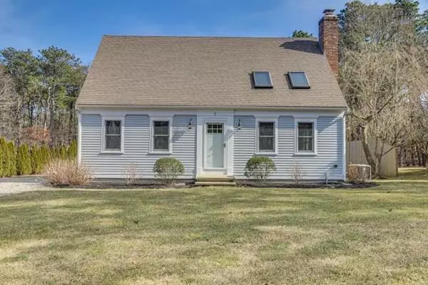 5 Jans Path, Harwich, MA 02645