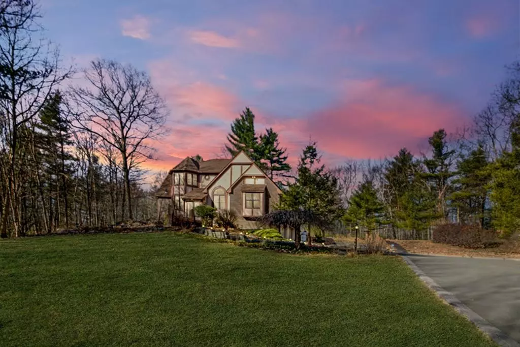 Southampton, MA 01073,80 Crooked Ledge Rd