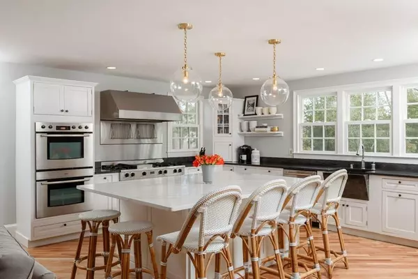 Hingham, MA 02043,44 Middle Street