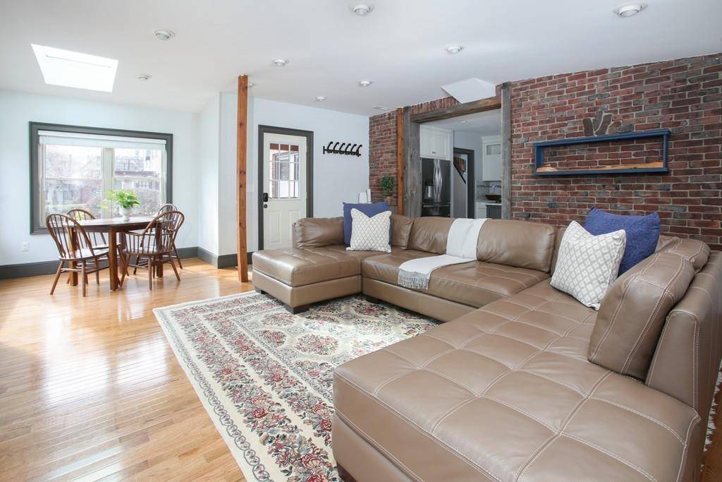 Newton, MA 02468,814 Chestnut St