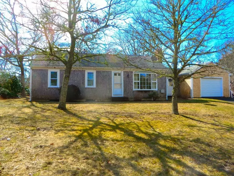 10 Haromar Heath Rd, Harwich, MA 02645