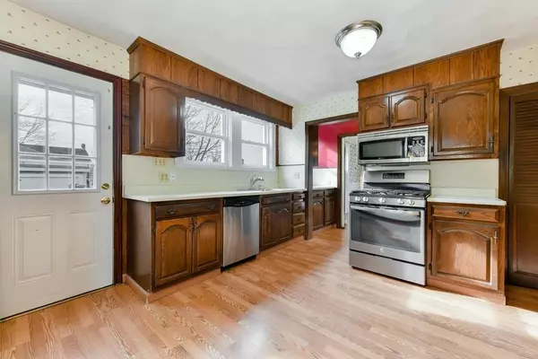Milton, MA 02186,15 Windsor Rd