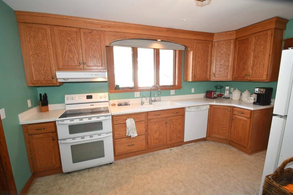 Amesbury, MA 01913,36 Hillside Ave